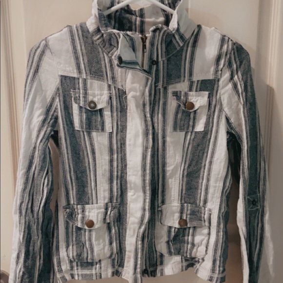 Denim-like jacket. - Picture 2 of 3